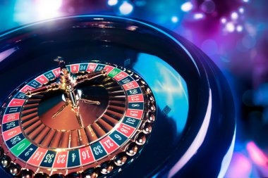 Live Dadu Online dealer rolling dice at landaktoto studio